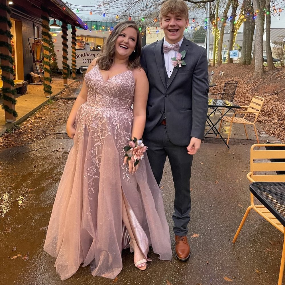 Prom/Pageant Dress - Picture 3 of 9